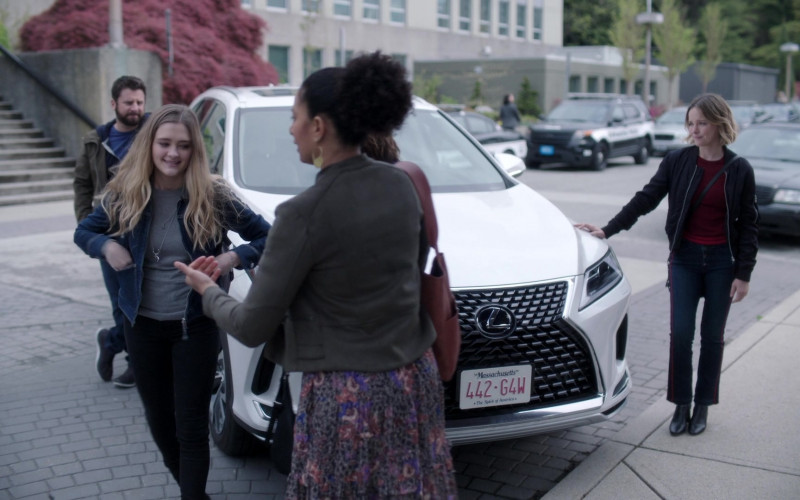 Lexus RX White Car of Stéphanie Szostak as Delilah Dixon in A Million Little Things S03E17 Justice Part 1 (2)