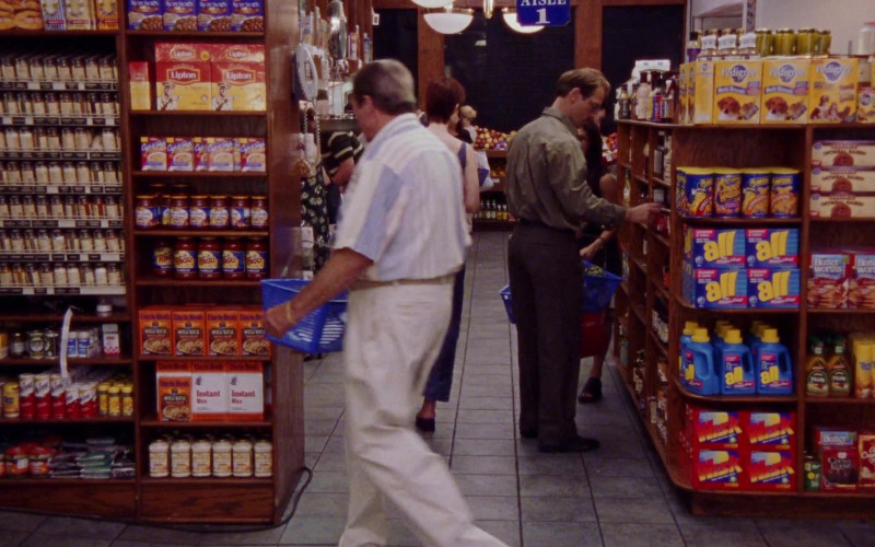 Lipton Tea and Cup-a-Soup Instant Soups, Uncle Ben's Rice, Pedigree, All, Planters, Mr's Butterworth's, Wisk in Sex and the City S02E13 "Games People Play" (1999)