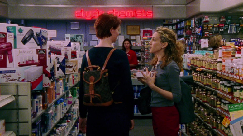 Louis Vuitton Backpack of Cynthia Nixon as Miranda Hobbes in Sex and the City S01E10 The Baby Shower (1998)
