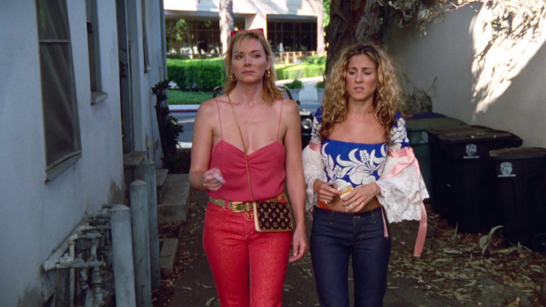 Louis Vuitton Bag of Kim Cattrall as Samantha Jones in Sex and the City S03E14 Sex and Another City 2000 TV Show (2)