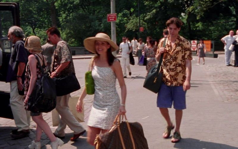 Louis Vuitton Bag of Kristin Davis as Charlotte York in Sex and the City S02E17 Twenty-Something Girls vs. Thirty-Something Women 1999 TV Show (1)