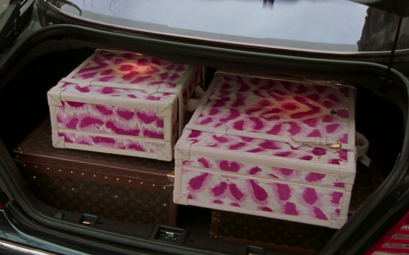 Louis Vuitton Luggage Bags in Sex and the City S06E19 An American Girl In Paris (Part Une) – TV Seris 2004 (1)