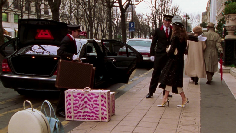 Louis Vuitton Luggage Bags in Sex and the City S06E19 An American Girl In Paris (Part Une) – TV Seris 2004 (2)