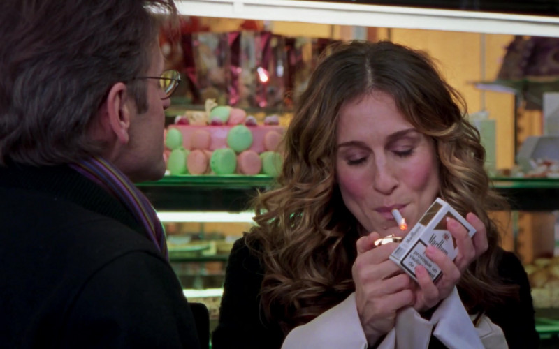 Marlboro Cigarettes of Sarah Jessica Parker as Carrie Bradshaw in Sex and the City S06E20 An American Girl In Paris (Part Deux) (2)