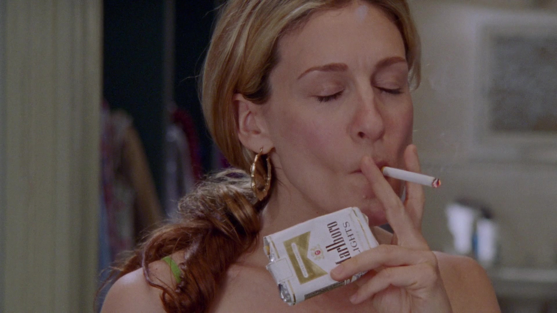 Marlboro Lights Cigarettes Of Sarah Jessica Parker As Carrie Bradshaw In Se...