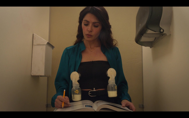 Medela Breast Pump of Sarah Shahi as Billie Connelly in Sex Life S01E08 This Must Be the Place (2021)