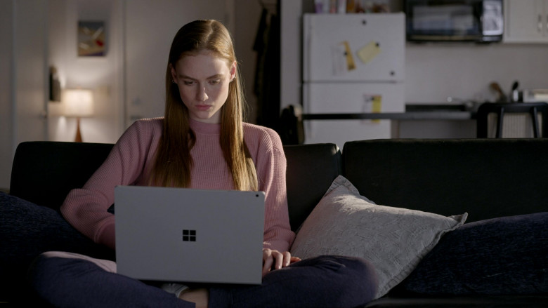 Microsoft Surface Laptop Used by Madison Lintz as Maddie in Bosch S07E08 TV Show 2021 (3)