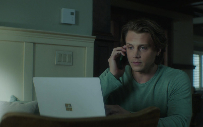 Microsoft Surface Laptop of Alex Saxon as Ace in Nancy Drew S02E18 "The Echo of Lost Tears" (2021)