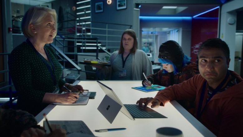 Microsoft Surface Tablet of Actor Nick Mohammed as Joseph Harries in Intelligence S02E04 TV Series (3)