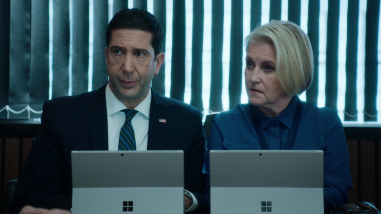 Microsoft Surface Tablets Used by David Schwimmer as Jerry Bernstein and Sylvestra Le Touzel as Christine Cranfield in Intelligence S02E06 TV Show (2)