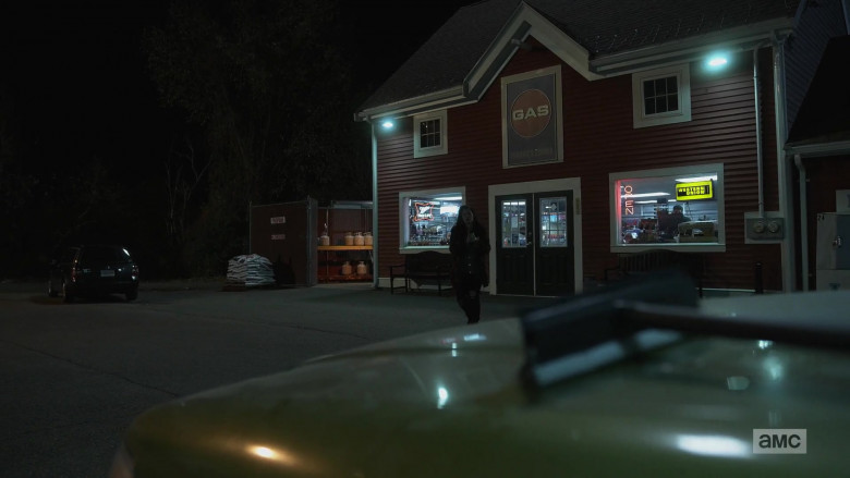Miller High Life and Western Union Signs in Kevin Can Fk Himself S01E04 Live Free or Die (2021)