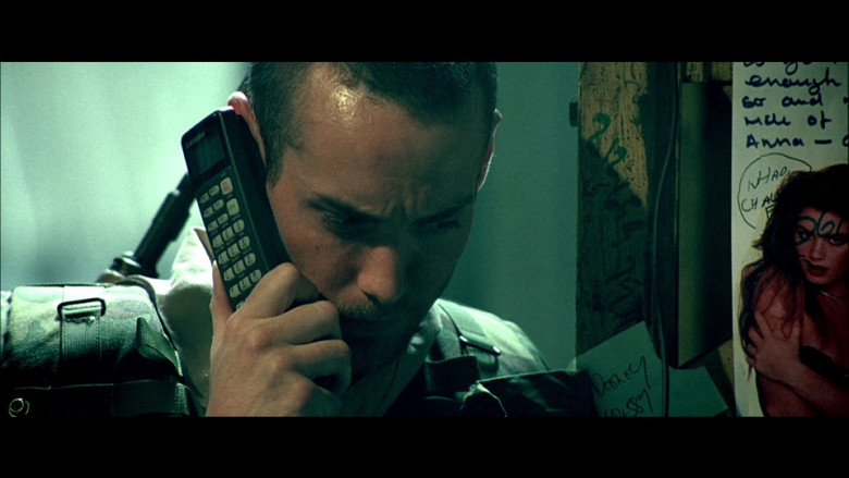 Mitsubishi Phone in Black Hawk Down (2001)