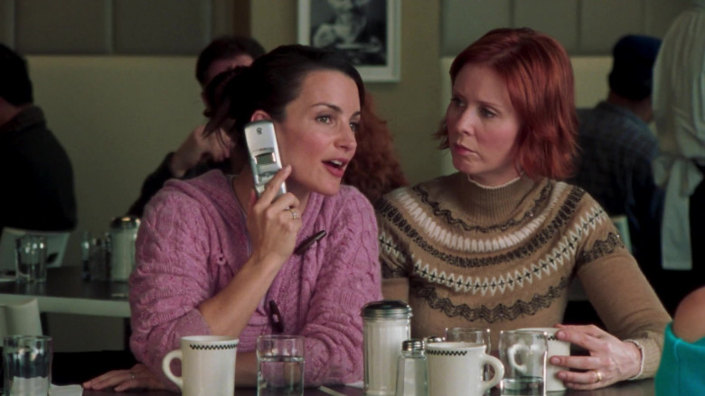 Motorola Flip Mobile Phone Used by Kristin Davis as Charlotte York in Sex and the City S06E17 The Cold War (2004)