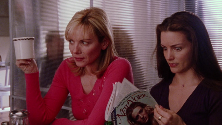 New York Magazine Held by Kristin Davis as Charlotte York in Sex and the City S02E04 TV Show 1999 (1)