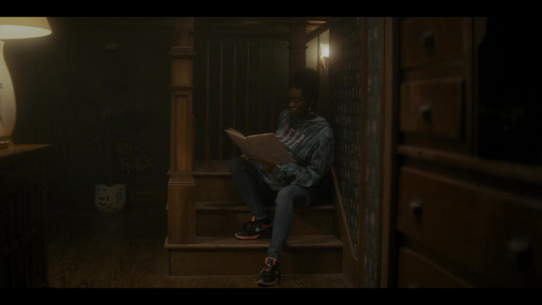Nike Air Max 90 Women’s Sneakers in The Chi S04E05 The Spook Who Sat by the Door (2021)