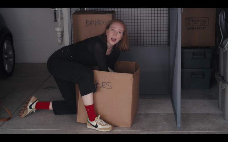 Nike Daybreak White-Brown Sneakers of Hannah Einbinder as Ava Daniels in Hacks S01E09 Interview (2021)