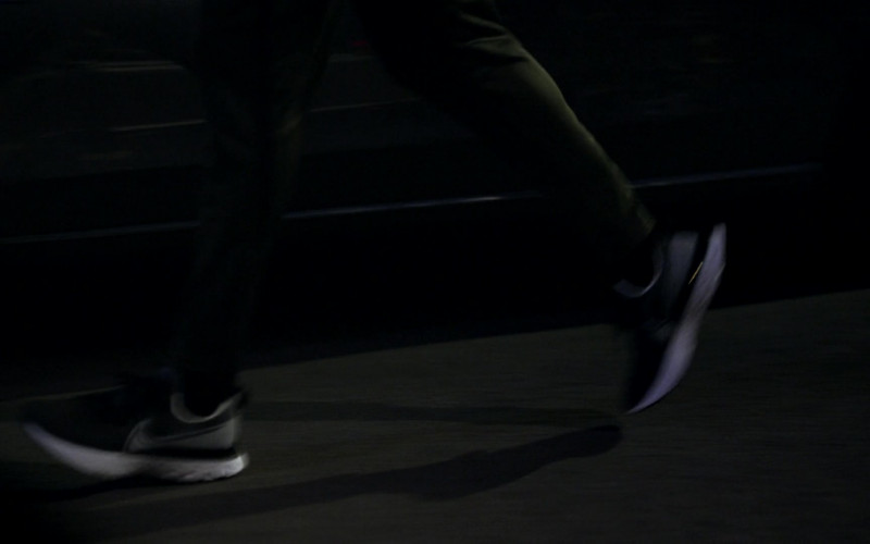 Nike Men's Running Shoes of Jamie Hector as Jerry Edgar in Bosch S07E03 Sabes Demasiado (2021)