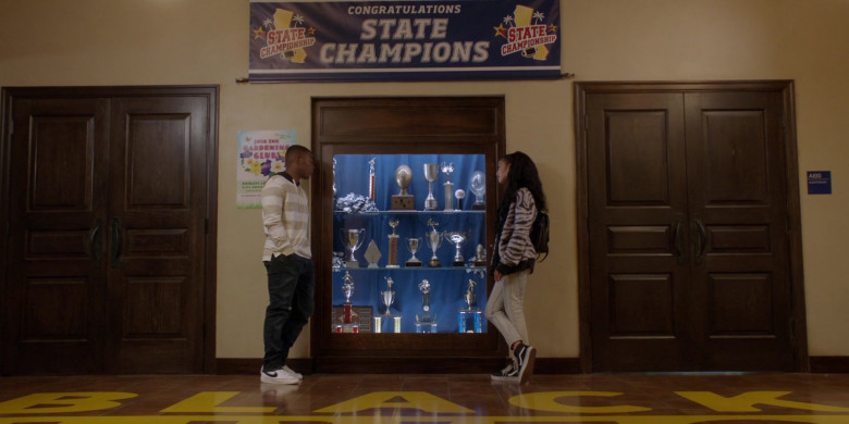 Nike and Vans Sneakers in All American S03E16 No Opp Left Behind (2021)