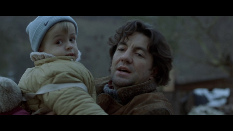 Nike baby knit cap in The Bourne Identity (2002)