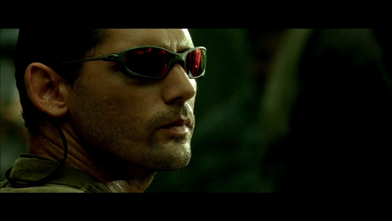 Oakley Juliet Sunglasses in Black Hawk Down (2001)