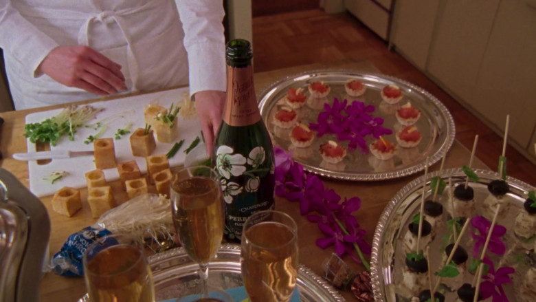 Perrier-Jouët Champagne Enjoyed by Carrie Bradshaw (Sarah Jessica Parker), Charlotte York (Kristin Davis) & Miranda Hobbes (Cynthia Nixon) in Sex and the City S06E03 TV Show (1)
