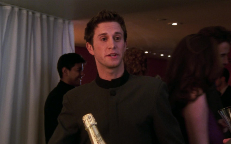 Perrier-Jouët Champagne in Sex and the City S06E17 The Cold War (2004)