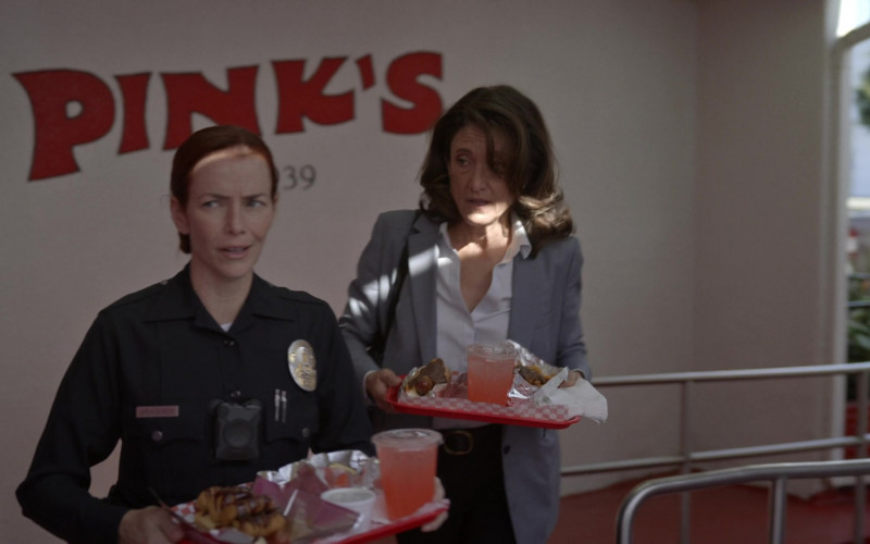 Pink’s Hot Dogs (Hot Dog Restaurant) in Bosch S07E05 TV Show 2021 (2)