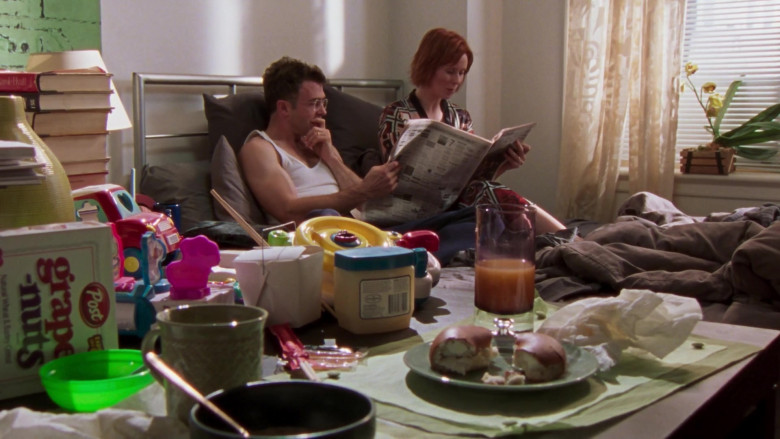 Post Grape-Nuts Cereal of Cynthia Nixon as Miranda Hobbes and David Eigenberg as Steve Brady in Sex and the City S06E16 TV Show (1)