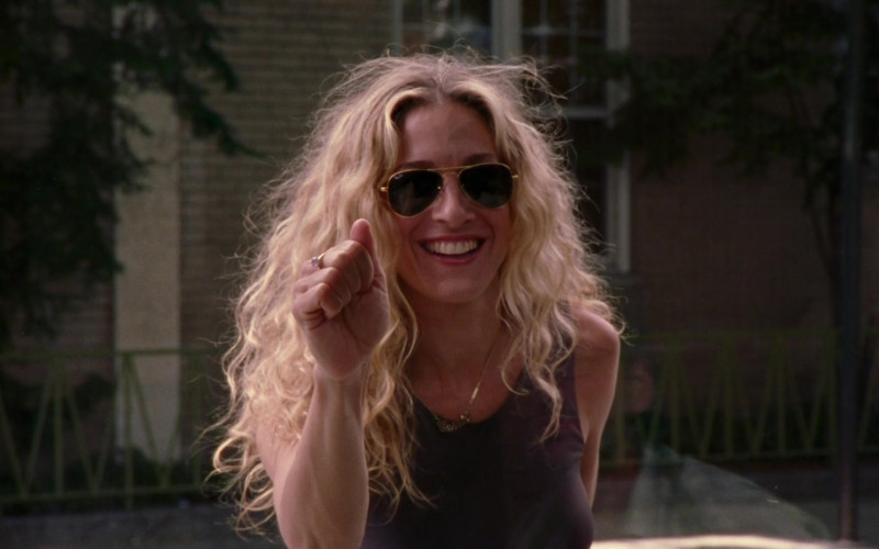 Ray-Ban 3025 Large Aviator Sunglasses of Sarah Jessica Parker as Carrie Bradshaw in Sex and the City S02E15 TV Show