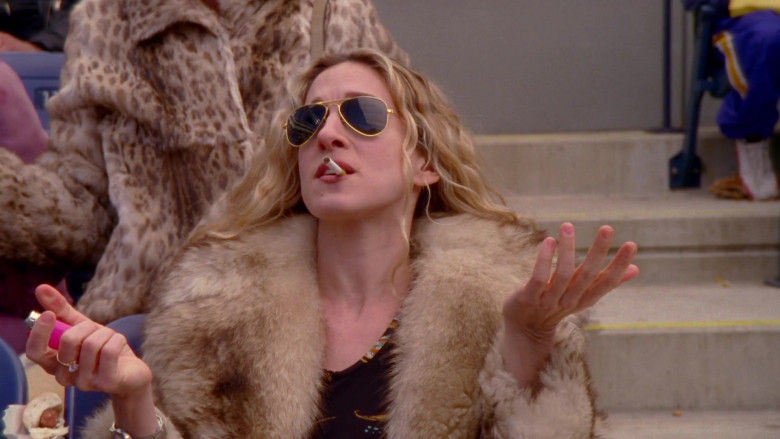 Ray-Ban Aviator Women's Sunglasses of Sarah Jessica Parker as Carrie Bradshaw in Sex and the City S02E01 TV Show 1999 (1)