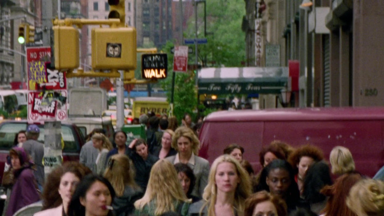 Ryder Rental Truck in Sex and the City S01E01 Sex and the City (1998)