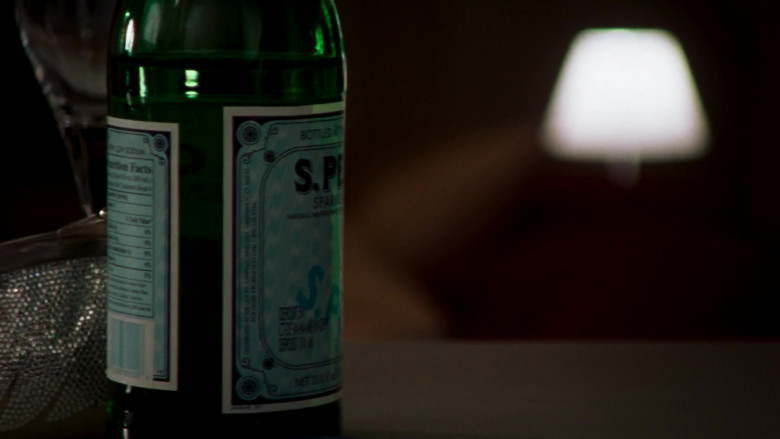 San Pellegrino Sparkling Water in Sex and the City S06E08 The Catch (2)
