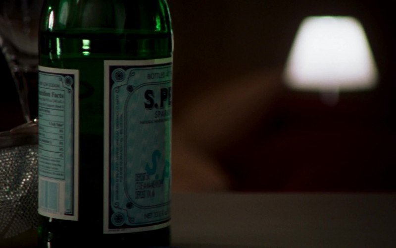 San Pellegrino Sparkling Water in Sex and the City S06E08 The Catch (2)