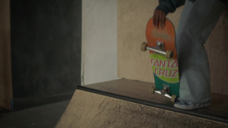 Santa Cruz Skateboard in Betty S02E01 Octopussy (2021)