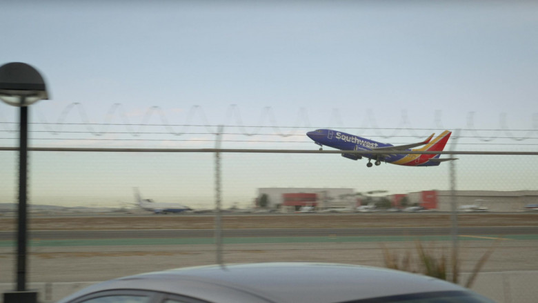 Southwest Airlines in Bosch S07E05 Jury's Still Out (2021)