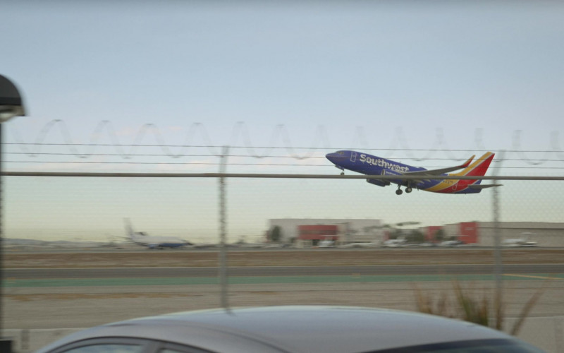 Southwest Airlines in Bosch S07E05 Jury’s Still Out (2021)