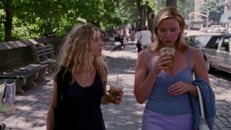 Starbucks Cold Coffee Drinks Enjoyed by Sarah Jessica Parker as Carrie Bradshaw & Kim Cattrall as Samantha Jones in Sex and the City S02E08 TV Show 1999 (2)