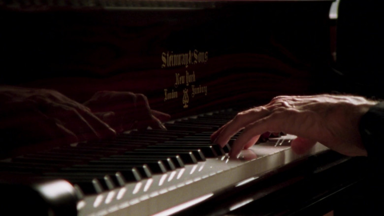 Steinway & Sons Piano in Sex and the City S06E14 The Ick Factor (2004)