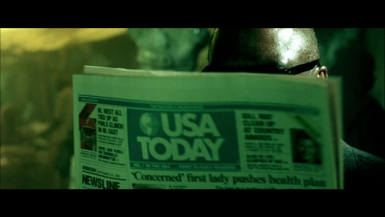 USA Today Newspaper in Black Hawk Down (2001)