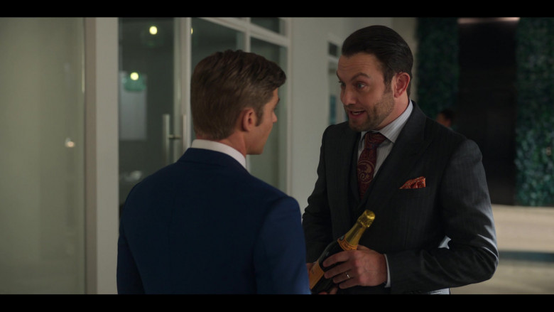 Veuve Clicquot Champagne in Sex Life S01E06 Somewhere Only We Know (2021)