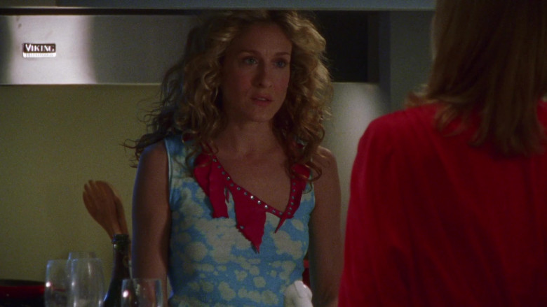 Viking Range Wall Hood Used by Sarah Jessica Parker as Carrie Bradshaw in Sex and the City S03E10 All or Nothing (2000)