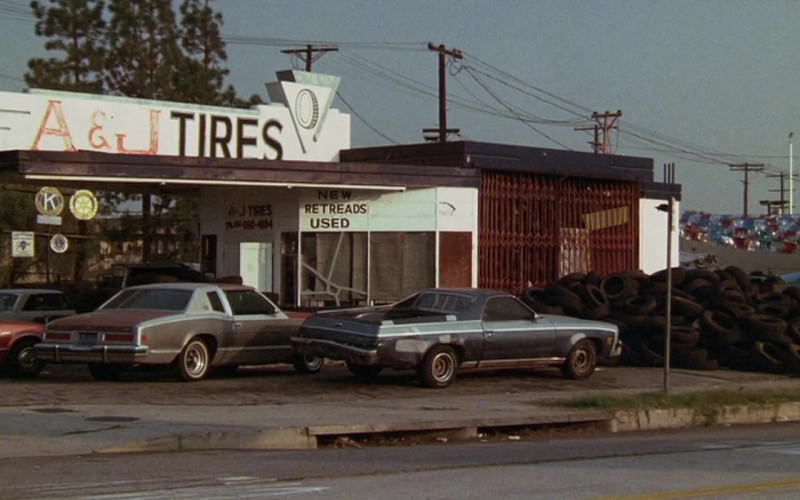 Volkswagen Sign in Tango & Cash (1989)