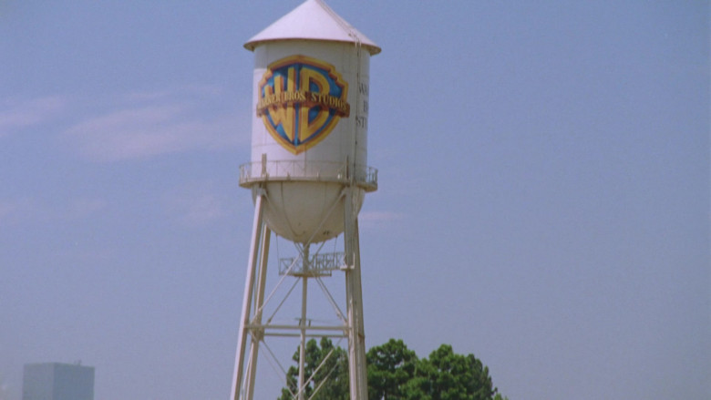 Warner Bros. Studios in Sex and the City S03E13 Escape from New York 2000 TV Series (1)