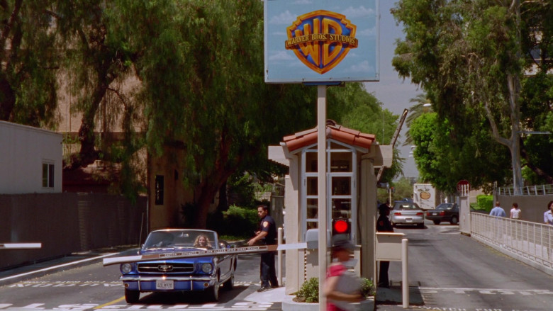 Warner Bros. Studios in Sex and the City S03E13 Escape from New York 2000 TV Series (2)