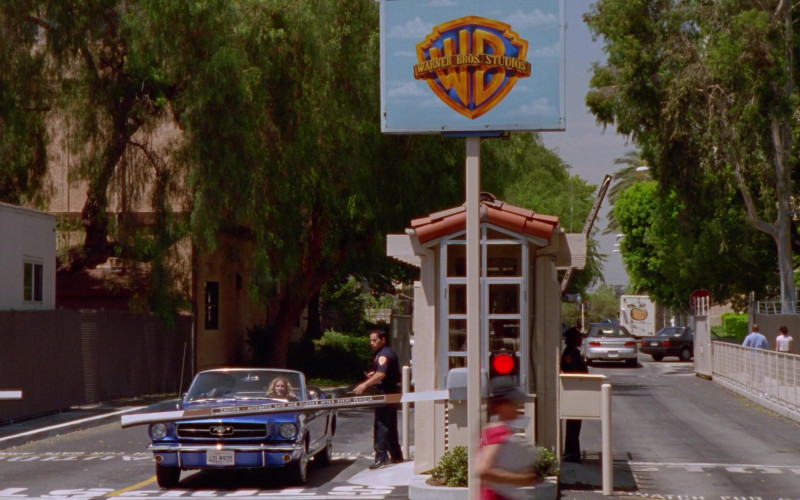 Warner Bros. Studios in Sex and the City S03E13 Escape from New York 2000 TV Series (2)