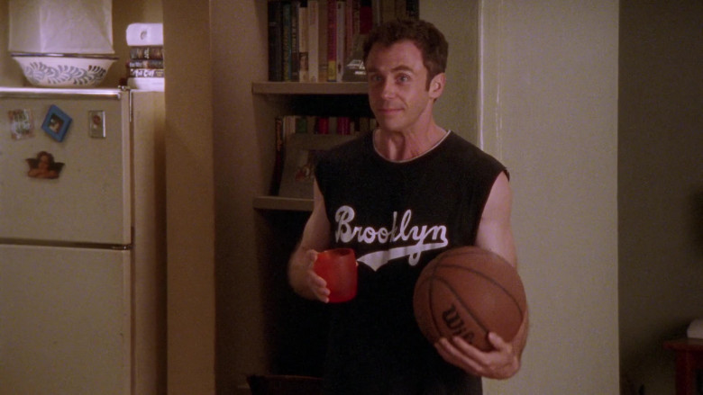 Wilson Basketball of David Eigenberg as Steve Brady in Sex and the City S04E11 Coulda, Woulda, Shoulda (2001)