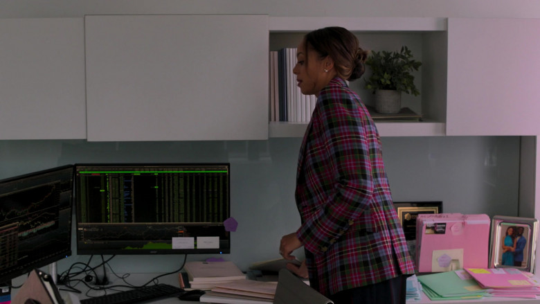 Acer Computer Monitor in Run The World S01E07 What You Wish For (2021)