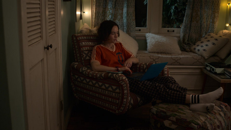 Adidas White Socks Worn by Brigette Lundy-Paine as Casey Gardner in Atypical S04E01 Magical Bird #1 (2021)