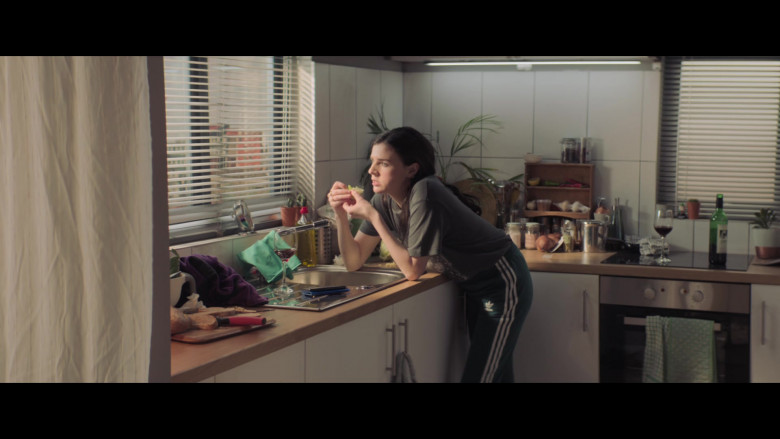 Adidas Women's Pants Worn by Aisling Bea as Áine in This Way Up S02E03 TV Series (2)