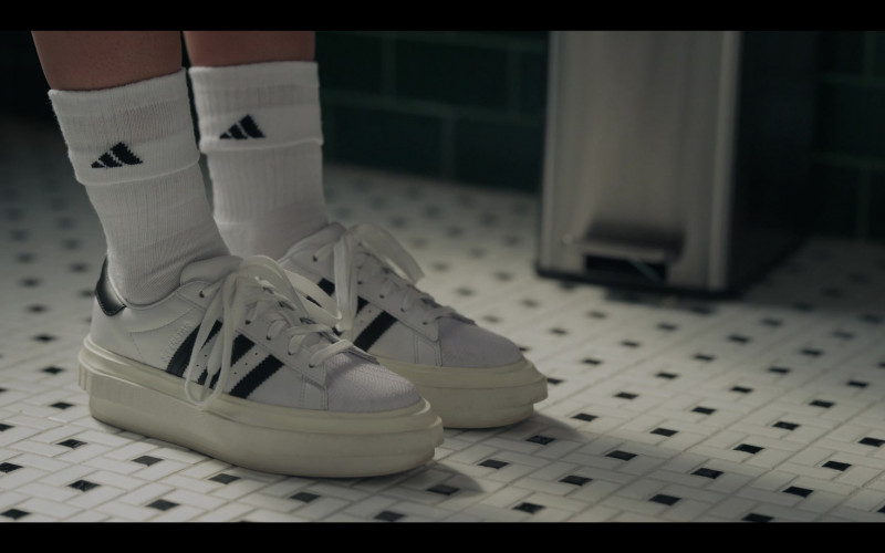 Adidas x Beyonce Superstar Platform Sneakers and Socks of Whitney Peak as Zoya Lott in Gossip Girl S01E01 TV Show (3)